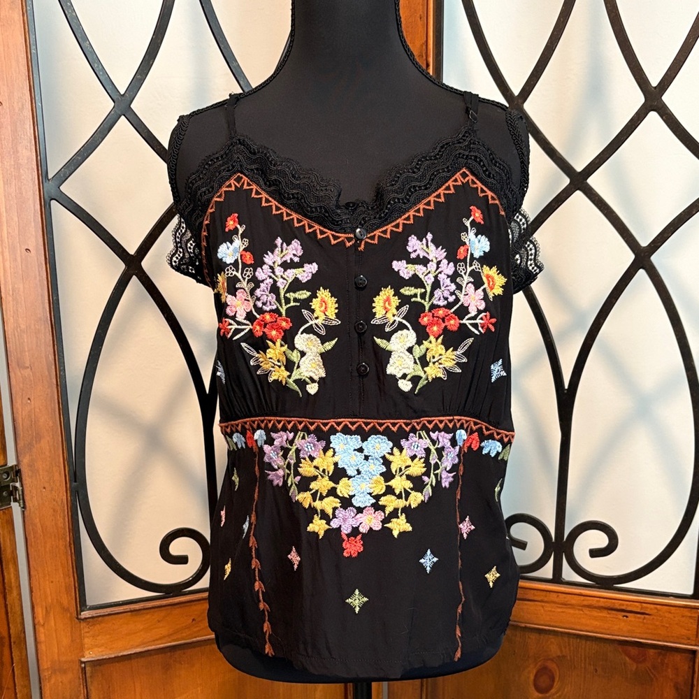 Paparazzi Black Floral Embroidered Tank